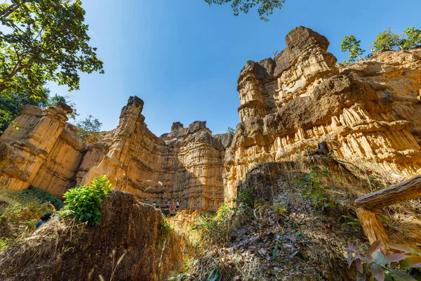 Pha Cho, Mae Wong Ulusal Parkı 'nda yer alan bir uçurum. Chiang Mai Eyaleti, Tayland