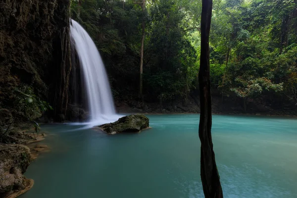 Cachoeira Erawan Bela Cachoeira Floresta Profunda Tailândia — Fotografia de Stock