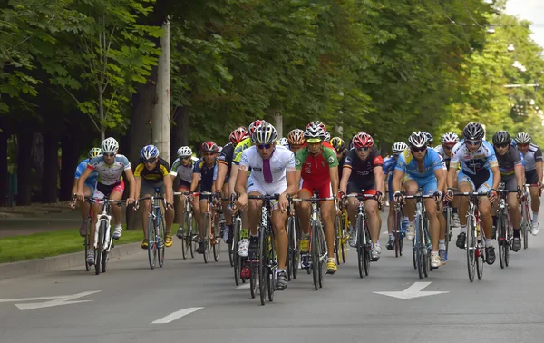 Ciclysts profesjonalne i amatorskie, rywalizujących o drodze grand prix zdarzenie, wyścig Speed circuit, 05 lipca 2014 roku w Ploeszti Bukareszt, Rumunia Zdjęcia Stockowe bez tantiem