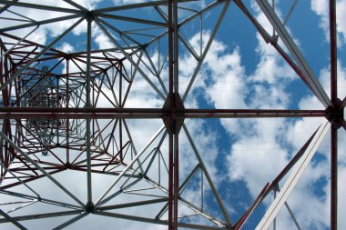 gökyüzü güç hattı için metal tasarım.