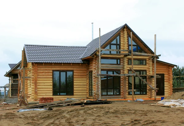 Bouw van het nieuwe houten huis. Stockfoto