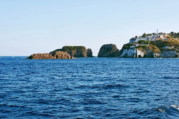 Scoglio Rosso Ponza — стокове фото