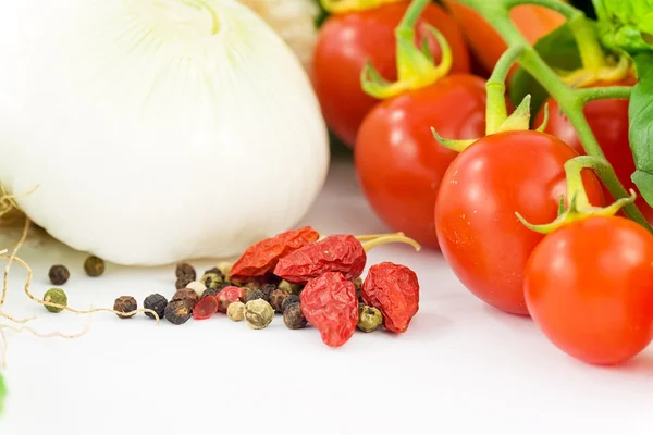 Cipolla, pomodorino e spezie — Stok fotoğraf