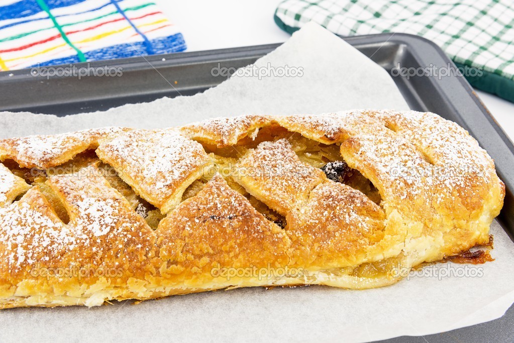 Strudel di mele e uvetta