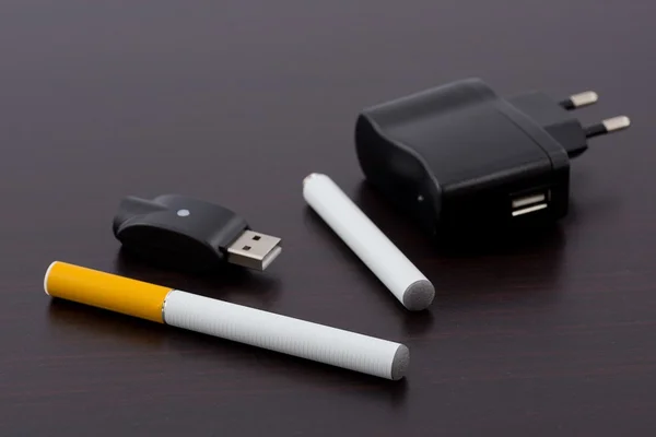 Elektronisk cigarett — Stockfoto