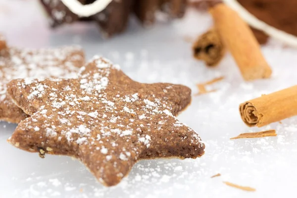 Zimtkekse mit Kakao und Orangenschale — Stockfoto