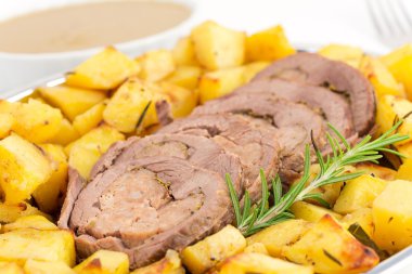 kızartma-beff patates ile