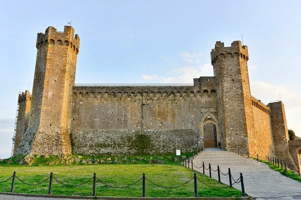 Starożytnej twierdzy do montalcino — Zdjęcie stockowe