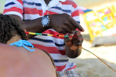 adam dreadlock yapar