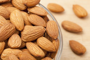 kahverengi kurutulmuş badem