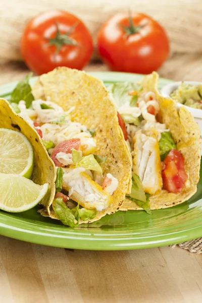 Domácí čerstvé ryby tacos — Stock fotografie