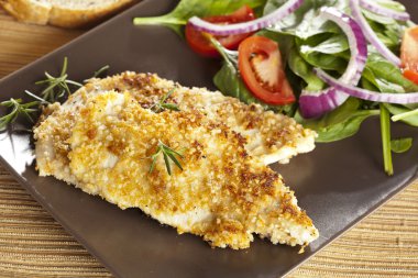 Organik ev yapımı ekmekli Tavuk