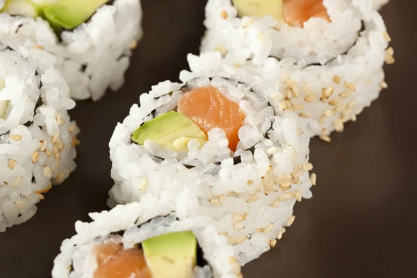 Świeże domowe sushi roll — Zdjęcie stockowe