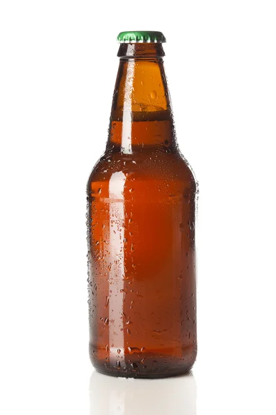Erfrischendes eiskaltes Bier — Stockfoto