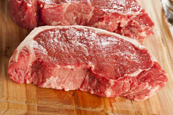 Filet de filet de steak cru rouge biologique — Photo