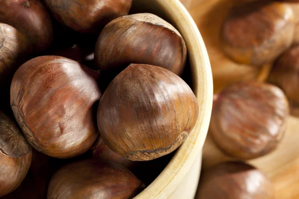 Raw Organic Brown Chestnuts — Stock Photo, Image