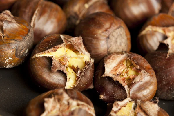 Organic Brown Chestnuts Roasting — Stock Photo, Image