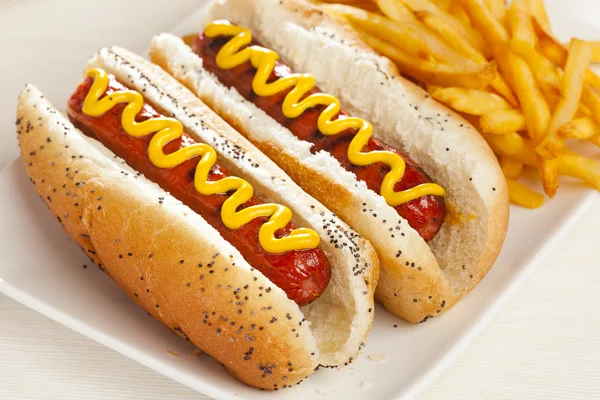 Organische all rundvlees hotdog — Stockfoto