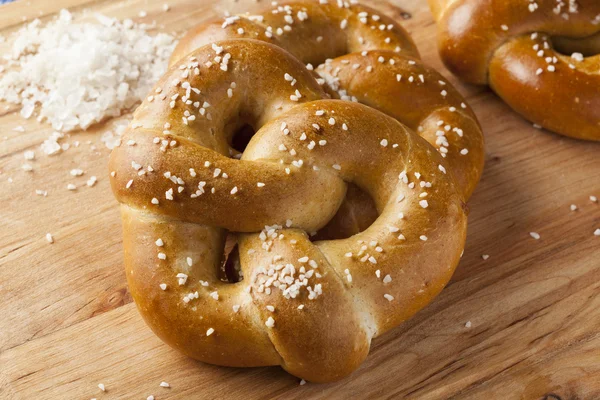 ev yapımı sıcak yumuşak pretzel