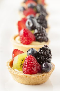 taze ev yapımı meyve tart