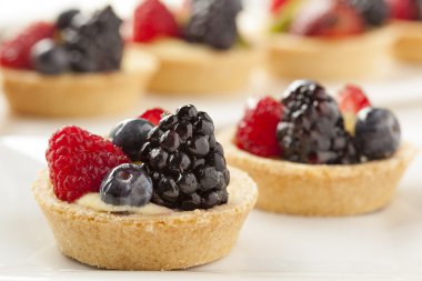 taze ev yapımı meyve tart