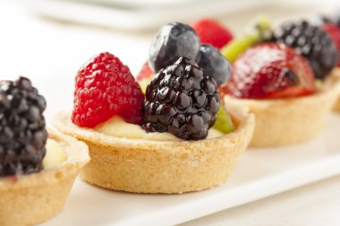 taze ev yapımı meyve tart