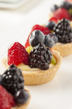 taze ev yapımı meyve tart