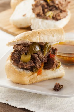 Sulu ev yapımı İtalyan etli sandviç