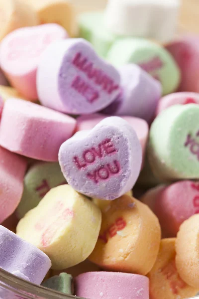 Colorida conversación corazones caramelo —  Fotos de Stock