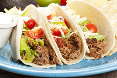 taze ev yapımı parçalanmış sığır tacos