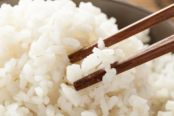 Tigela de arroz branco orgânico — Fotografia de Stock