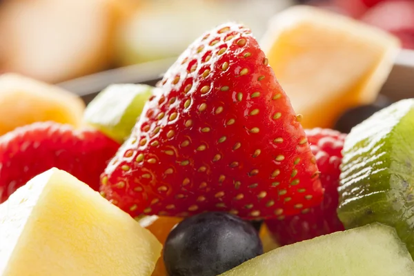 Frischer Bio-Obstsalat — Stockfoto