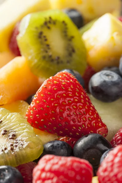 Frischer Bio-Obstsalat — Stockfoto