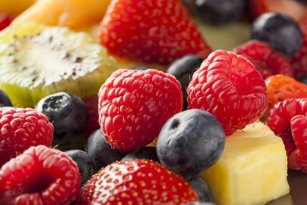 Frischer Bio-Obstsalat — Stockfoto