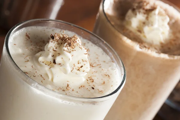 Rik och krämig milkshake — Stockfoto