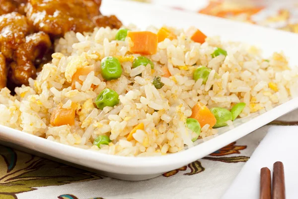 ev yapımı kızarmış pilav