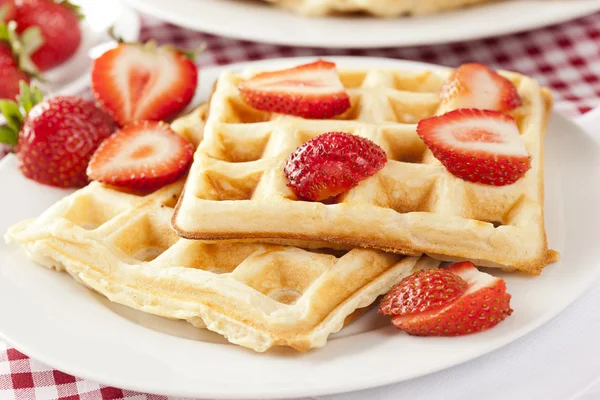 Frische hausgemachte belgische Waffeln — Stockfoto