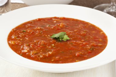 taze ev yapımı soğuk gazpacho çorbası