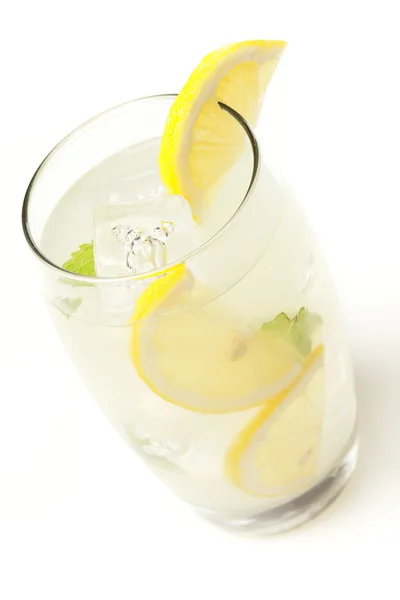 Čerstvé organické limonádu s máty — Stock fotografie