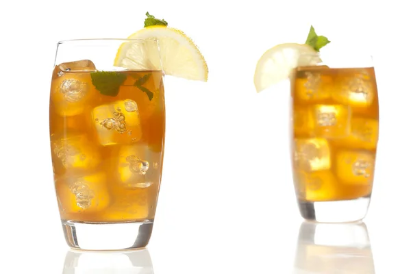 Refreshing Iced Tea with Lemon — Stock Photo, Image