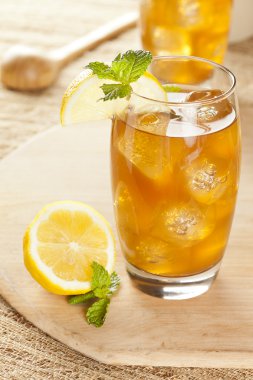 serinletici buzlu çay limon