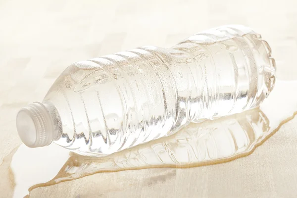Wody w butelce — Zdjęcie stockowe