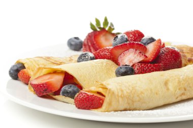 taze ev yapımı çilekli krep