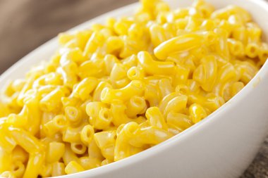 Makarna ve peynir bir kase