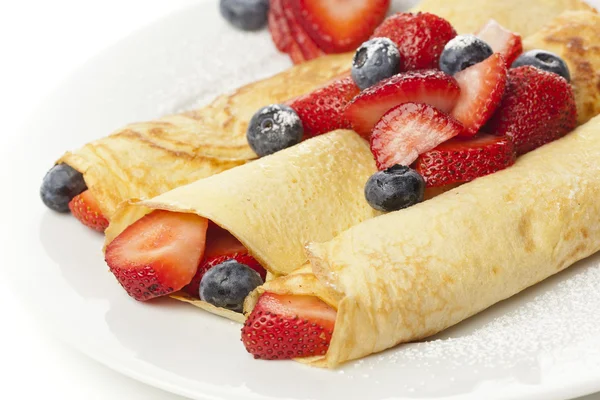 taze ev yapımı çilekli krep