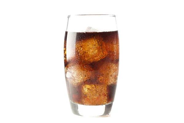 Refrescante soda marrón con hielo — Foto de Stock