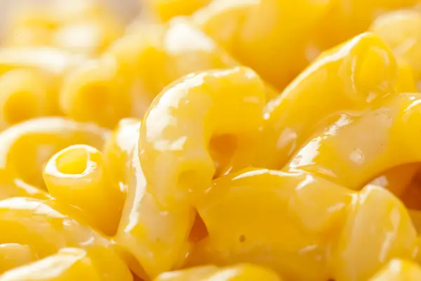 Macarrão e queijo em uma tigela — Fotografia de Stock