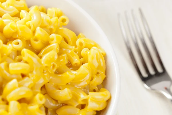 Macarrones con queso en un tazón — Foto de Stock