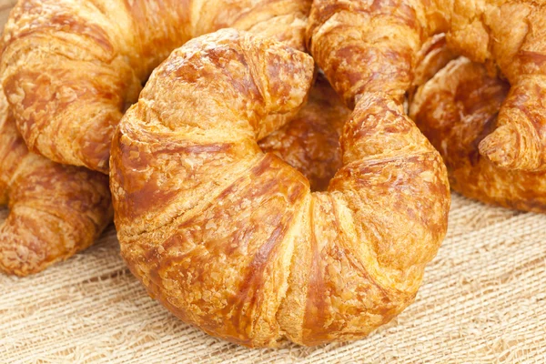 Croissant recién horneado — Foto de Stock