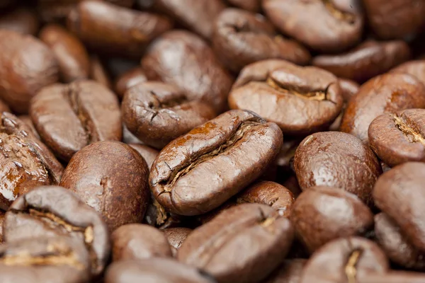 Czarny organicznych ziaren kawy — Zdjęcie stockowe
